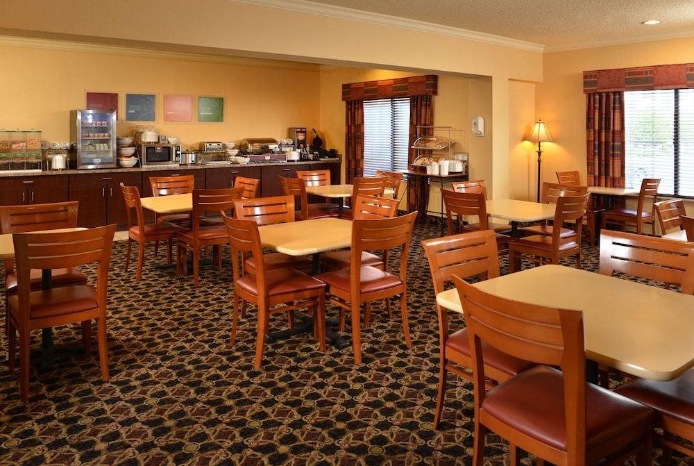 Comfort Suites Prestonsburg West Buitenkant foto