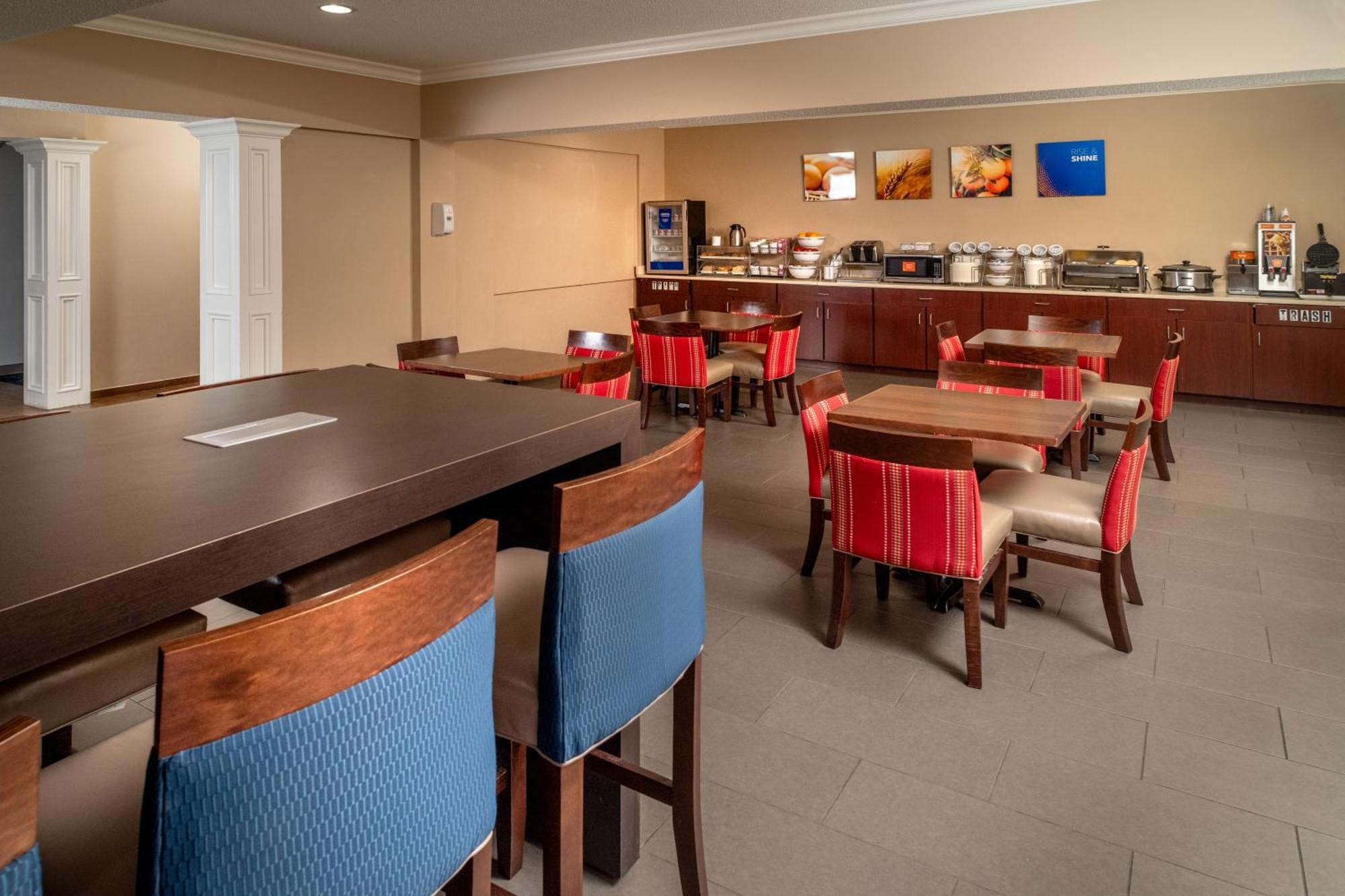 Comfort Suites Prestonsburg West Buitenkant foto